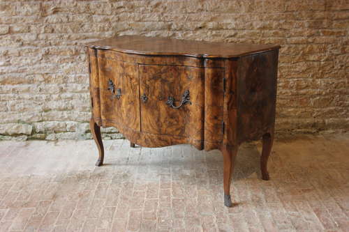 18th Century Italian commode