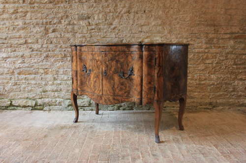 18th Century Italian commode