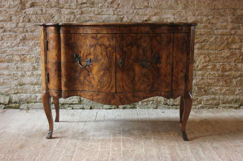 18th Century Italian commode