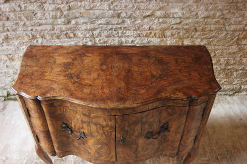 18th Century Italian commode