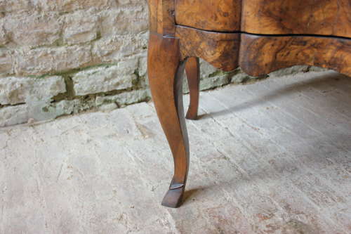 18th Century Italian commode