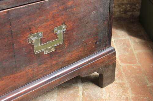 Rare 19th century Campain chest retaining its Documentation