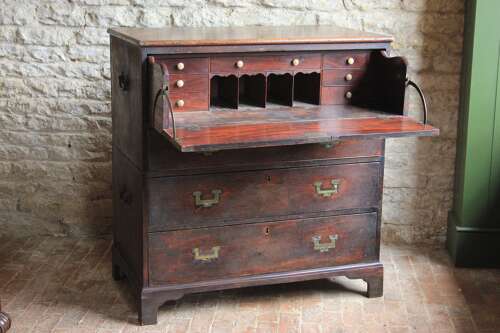 Rare 19th century Campain chest retaining its Documentation